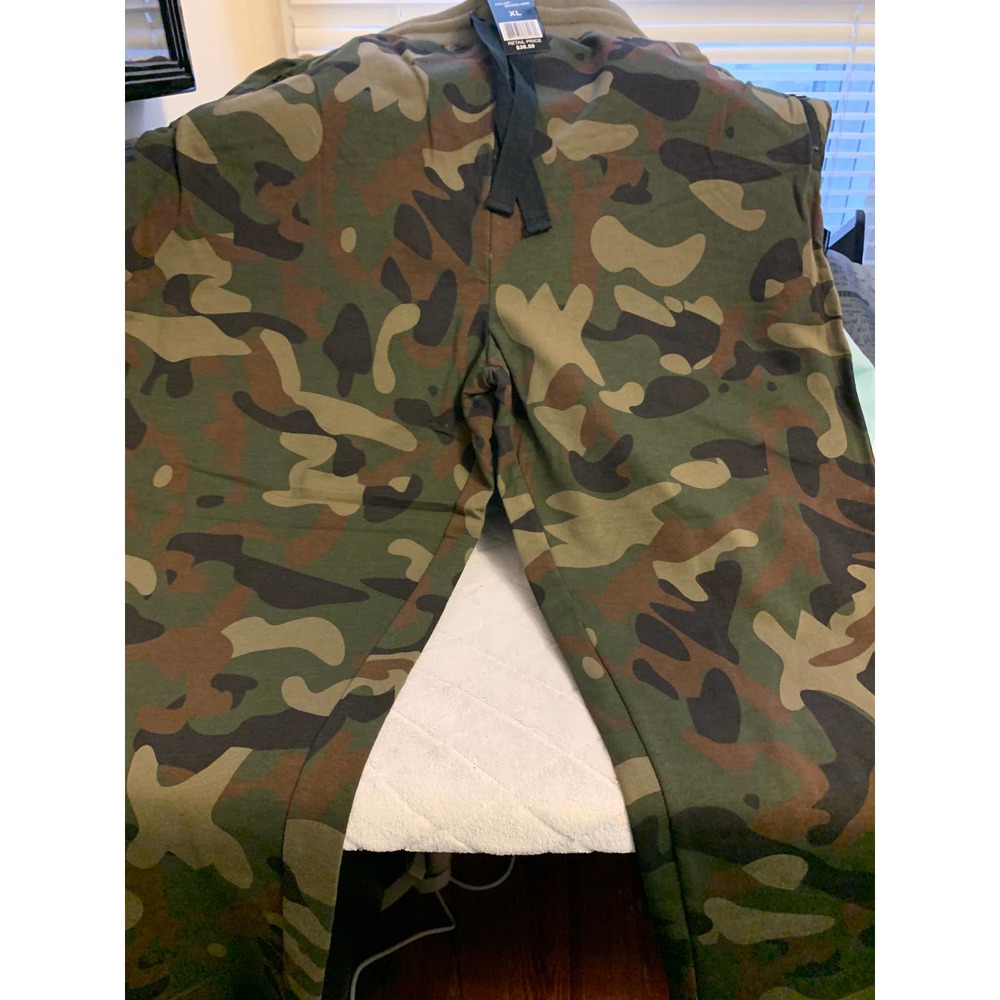 Wicked Stitch Mens joggers. Camo L NWT